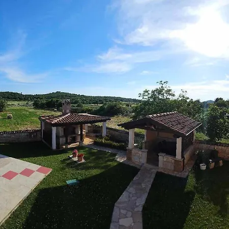 Luna With Pool Holiday home *