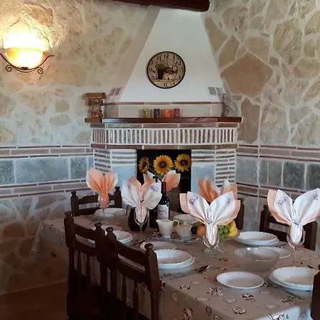 Luna With Pool בית נופש פורץ