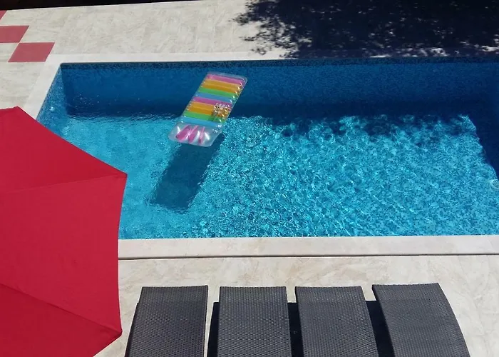 Nyaraló Luna With Pool