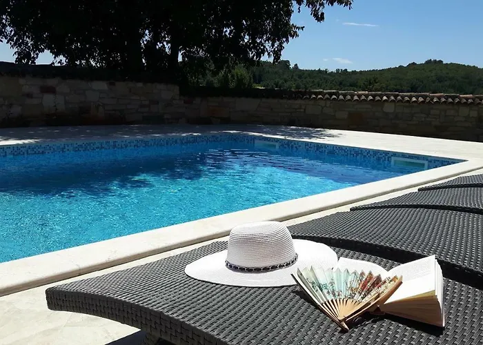 Luna With Pool Poreč