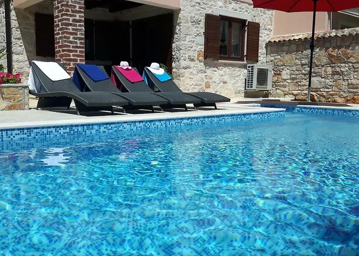 Luna With Pool Prázdninový dům Poreč